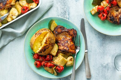 Gekarameliseerde kip met courgette en tomaat Miniatuurvoorbeeld