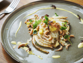 Geroosterde venkel met garnalen en mangosalsa