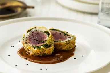 Tonijnrolletjes in pittige roomsaus