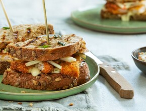 schnitzelsandwich met dragon mayonaise