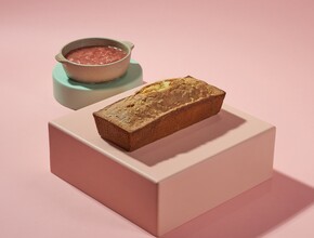 Citroen-vanillecake met rabarbercompote
