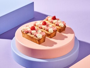 Witte-chocoladecakejes met framboos