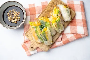 Vegan springrolls met hoisindip