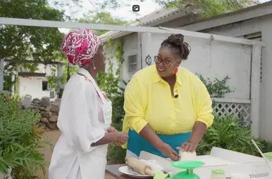 shirma maakt brood op curacao