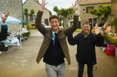 Hugo wordt uitgezwaaid met een bijzondere dans.