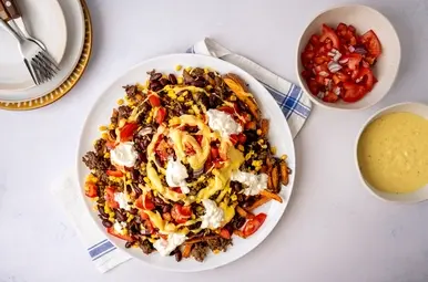 Loaded fries met gehakt uit het programma Lekker Snel!