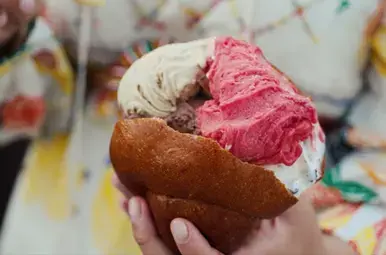 Miljuschka eet bij Cappadonia in Palermo.