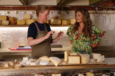 Miljuschka eet bij Fromagerie Kef in Amsterdam.