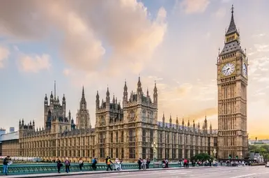 Een foto van Londen waar de Big Ben te zien is.