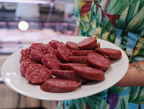 Miljuschka eet bij Louman Jordaan in Amsterdam.