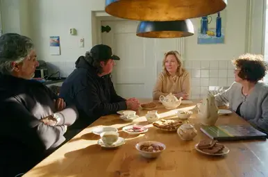 Aan de koffie in het huis van Vincent van Gogh
