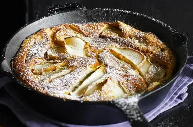 Perenclafoutis met bitterkoekjes