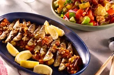 Panzanella met caponata en sardines