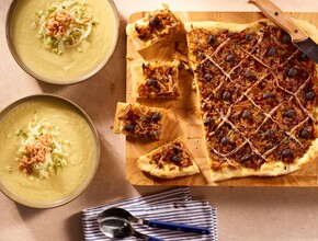 Provençaalse uientaart met aardappelpreisoep