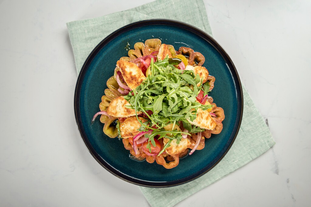 Halloumi saganaki met tomatensalade 24Kitchen