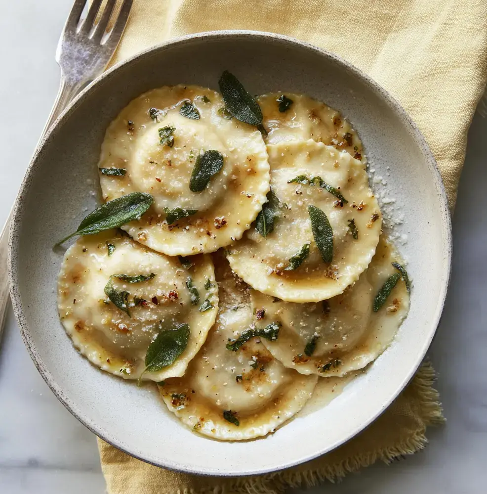 Wild zwijn ravioli met salieboter