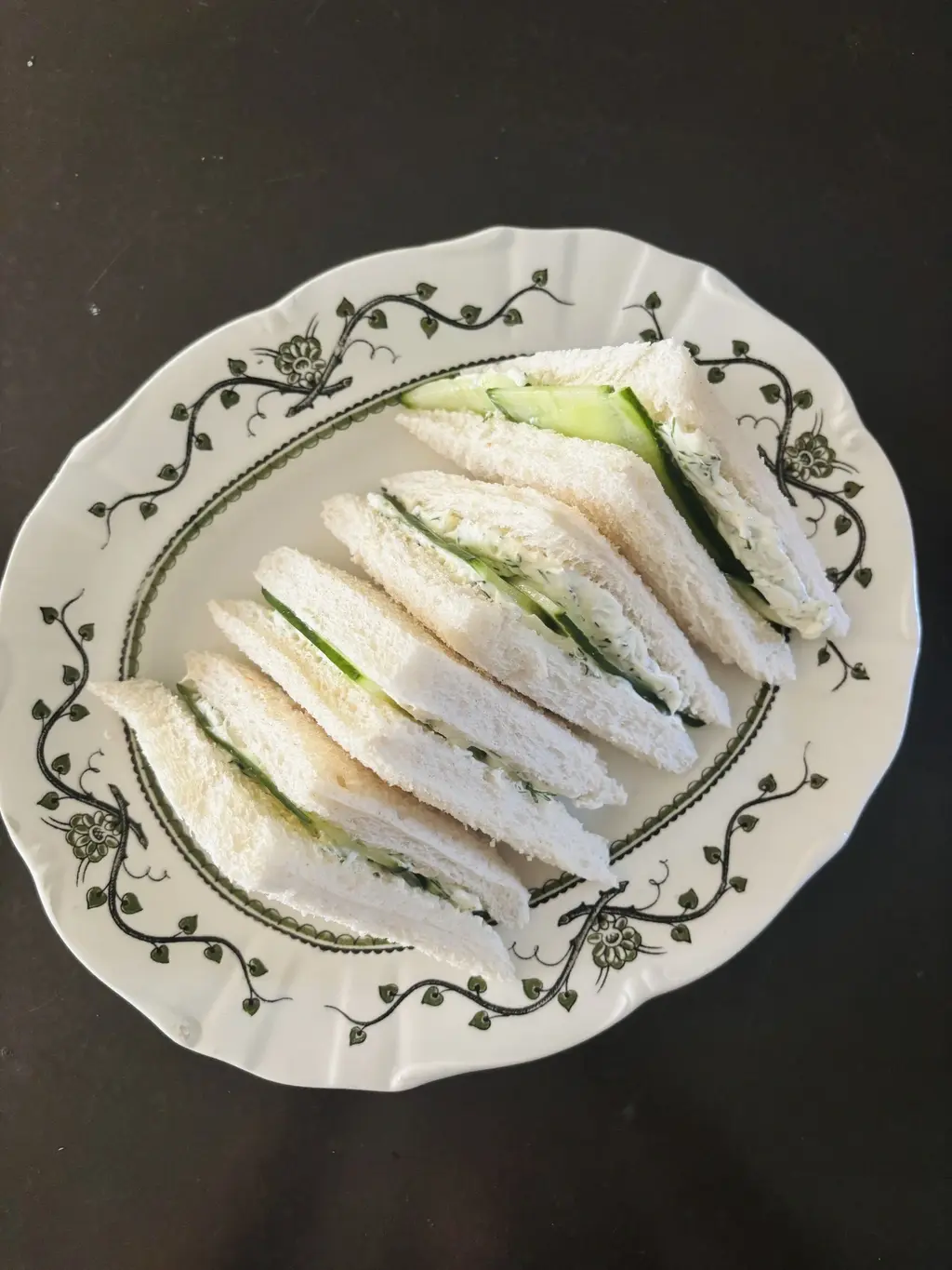 Komkommer-sandwiches