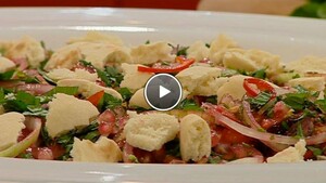 Salade met gestoomde aubergine