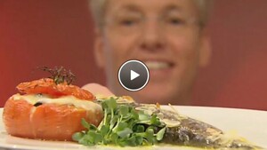 Gevulde tomaten en forel met amandelen