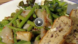 Salade van gepofte sjalotten en sperziebonen