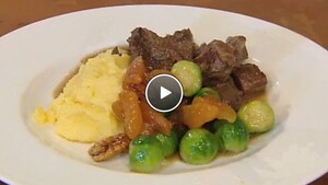 Stoofvlees met polenta en spruitjes
