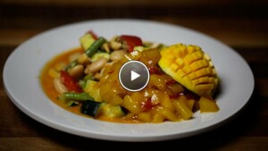 Vegetarische curry met mangocompote