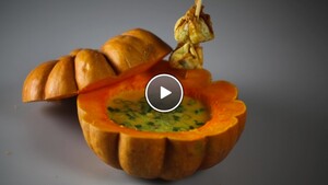 Pittige Pompoensoep met garnalen wontons