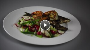 Gegrilde sardientjes en gamba’s met koriander-citroenolie