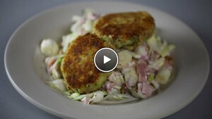 Makreelburger met witlofsalade