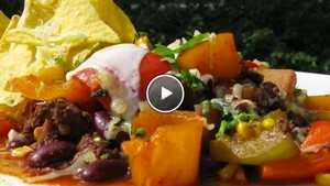 Chili con carne met drie kleuren paprika