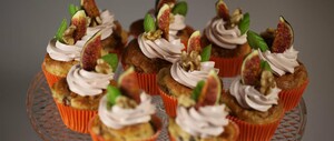 Blauwe kaascupcake met portcrème