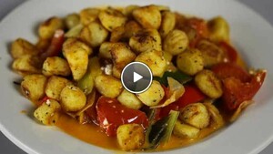 Stoofprei in tomatensaus en rozemarijn krieltjes