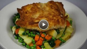 Zelfgemaakte cordon bleu met aardappel groente mix