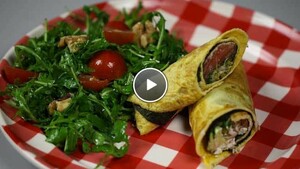 Omelet sushi wraps