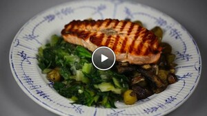 Roergebakken andijvie met zalm en kerrie krieltjes