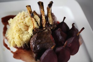 Hertenrack met vanille-portsaus