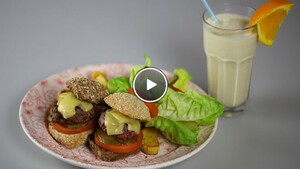 Mini-hamburgers met opbakaardappels & sinaasappelshake