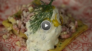 Hartige wafels met garnalensalade