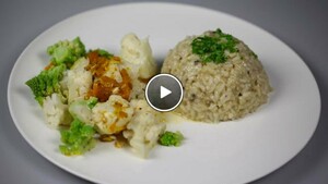 Risotto al funghi con cafolviore bicolore al peperone