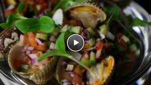 Gebakken schelpjes met Oosterse salsa
