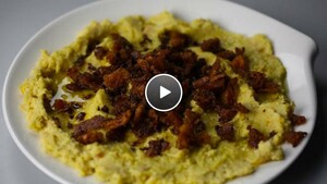Kikkererwtenpuree met moestuinsalade
