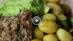 Doperwtenpuree met gekruide kip