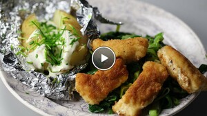 Vissticks met gepofte aardappel