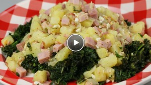Warme aardappelsalade met gestoofde boerenkool