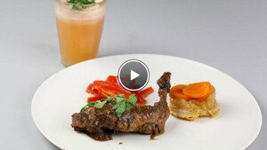 Konijn met mosterd en cacao, tarte tatin van zoete aardappel en Madiana