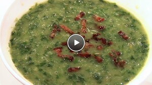 Andijviesoep met aardappel en krokante spekjes