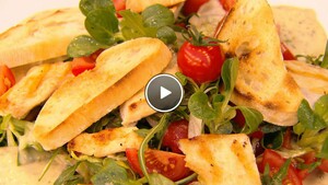 Tomaten-kipsalade met ansjovismayonaise