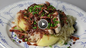 Zalm met zuurkool en rodewijnsaus