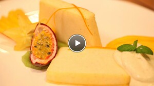 Sinaasappel-ijscake met vanillesabayon