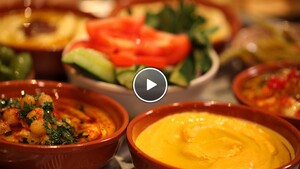 Msabbha, Pompoenhummus en flatbread met oregano